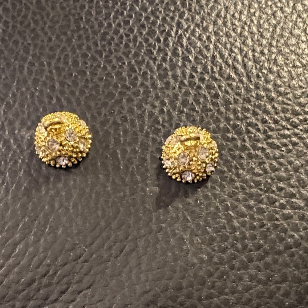 Gold Plated Simulated Diamond Magnetic Clasp - Picture 7 of 8